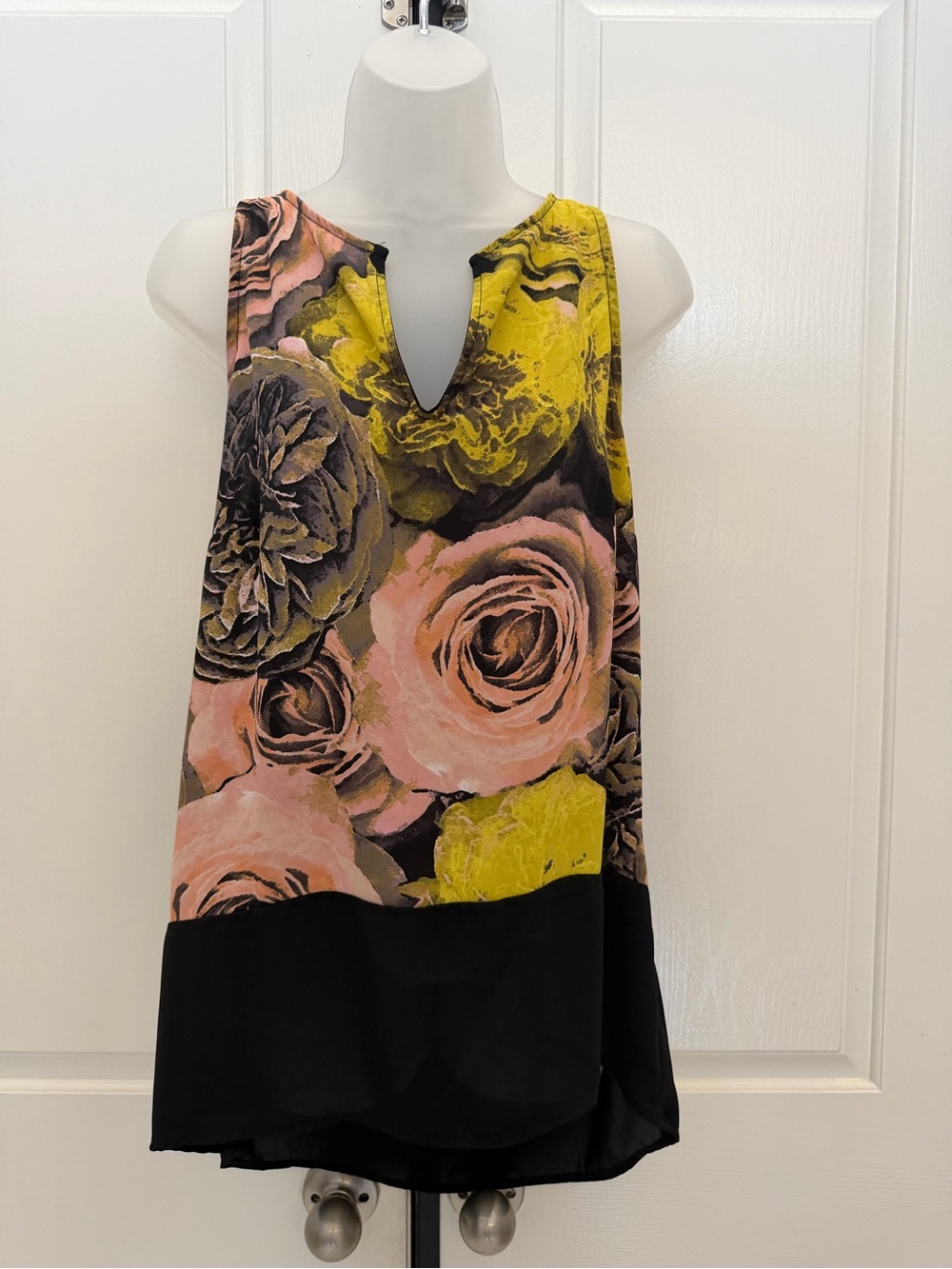 Patterson J. Kincaid Floral Print Sleeveless Tunic in Pink, Yellow & Black Sz M